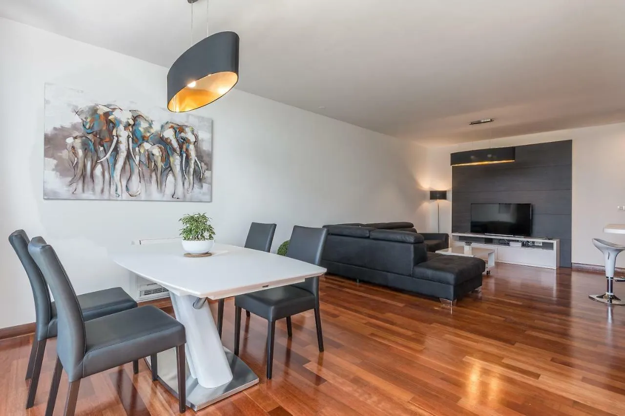 Apartment Il Nido ザダル 0*,